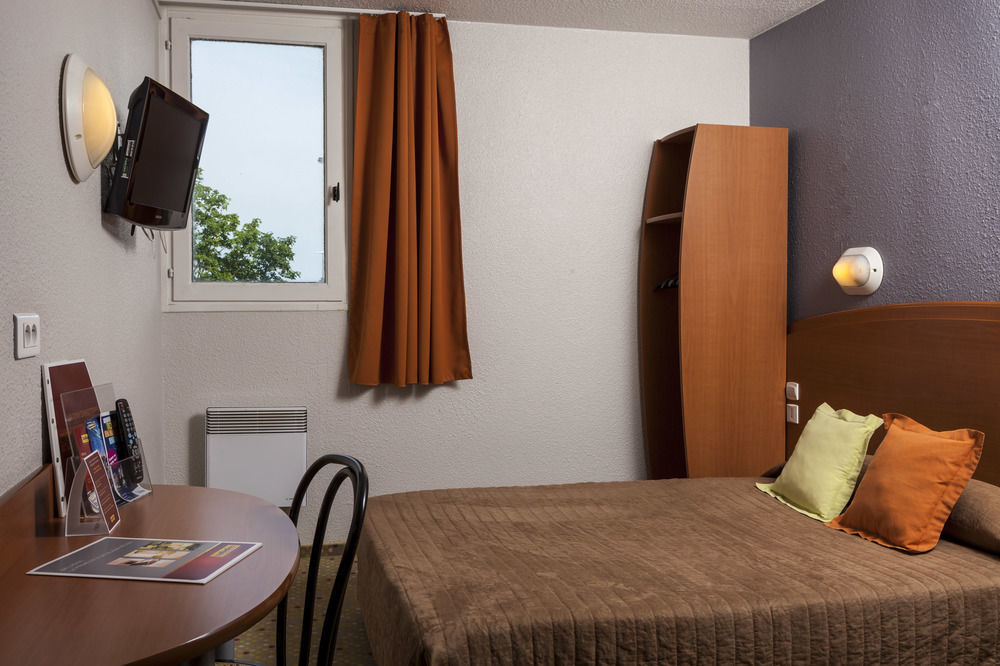 Brit Hotel Essentiel Tours Nord Exterior foto